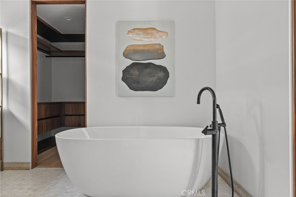 400 Heliotrope Property Photo 35