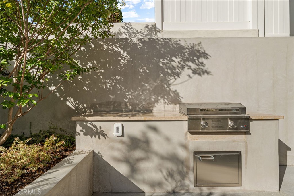 400 Heliotrope Property Photo 41