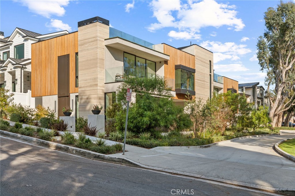 400 Heliotrope Property Photo 45