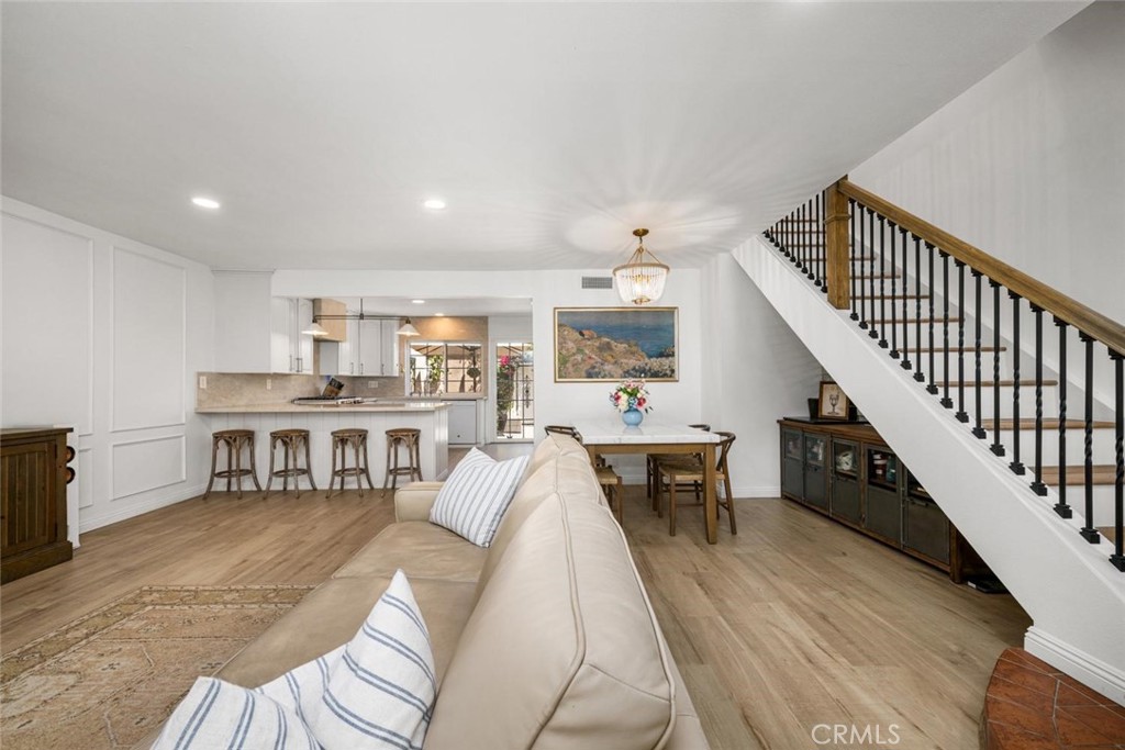 10942 Pebble Court Property Photo 4