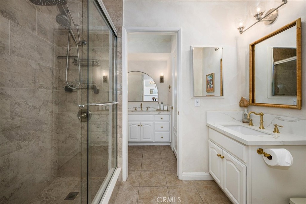 10942 Pebble Court Property Photo 13