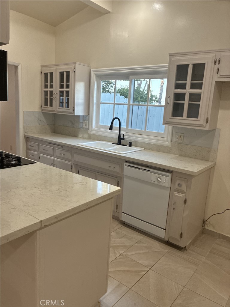 20405 Oxnard Property Photo 1