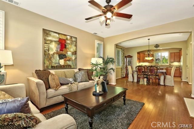 87 Wonderland Property Photo 3