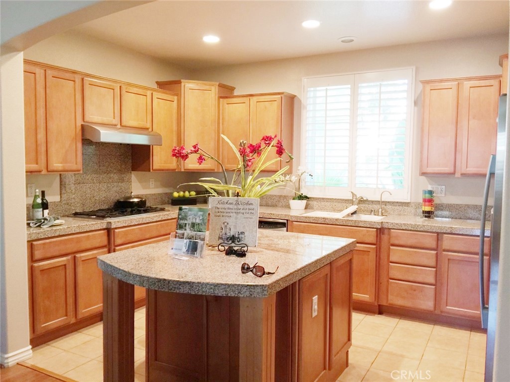 87 Wonderland Property Photo 4