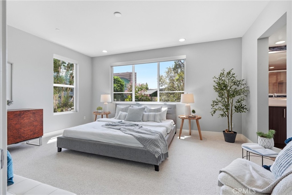 43 Gramercy Property Photo 24