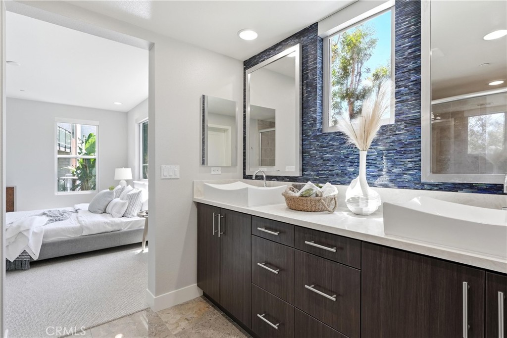 43 Gramercy Property Photo 28