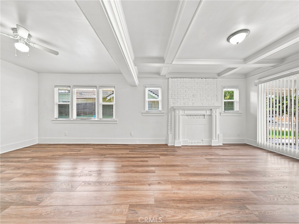 5032 S Wilton Place Property Photo 4