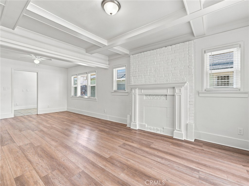 5032 S Wilton Place Property Photo 6