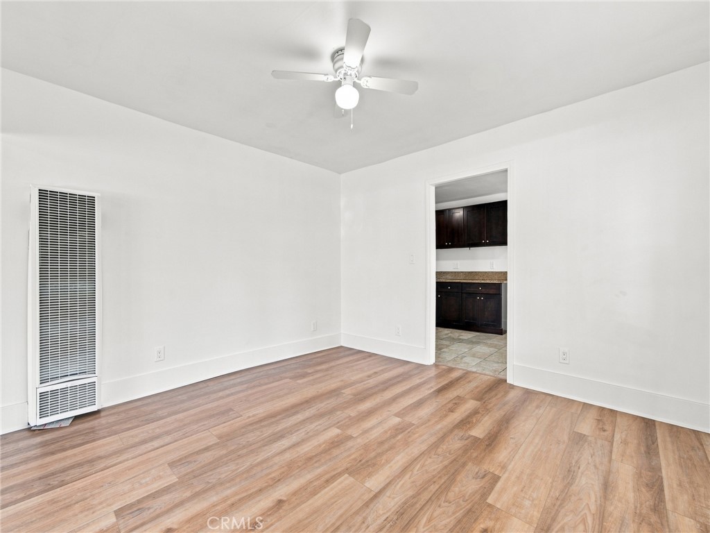 5032 S Wilton Place Property Photo 7