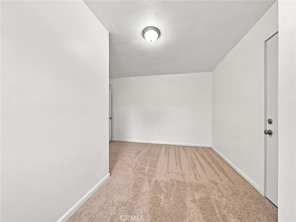 5032 S Wilton Place Property Photo 14