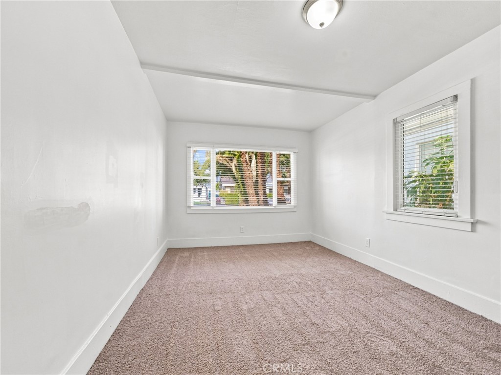 5032 S Wilton Place Property Photo 16