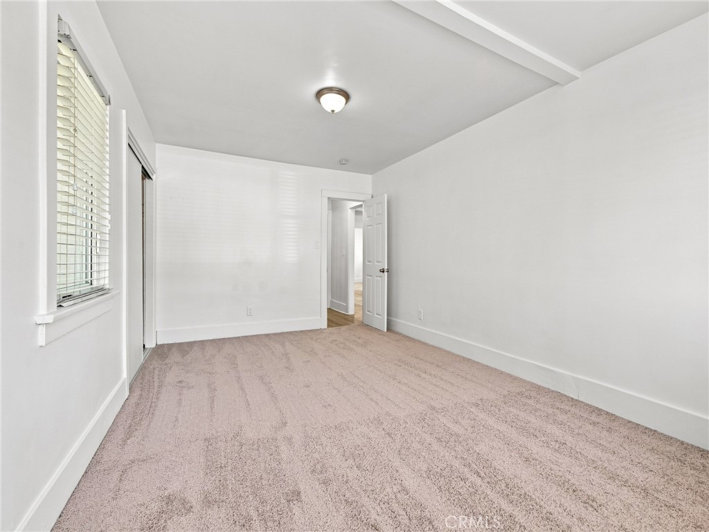 5032 S Wilton Place Property Photo 17