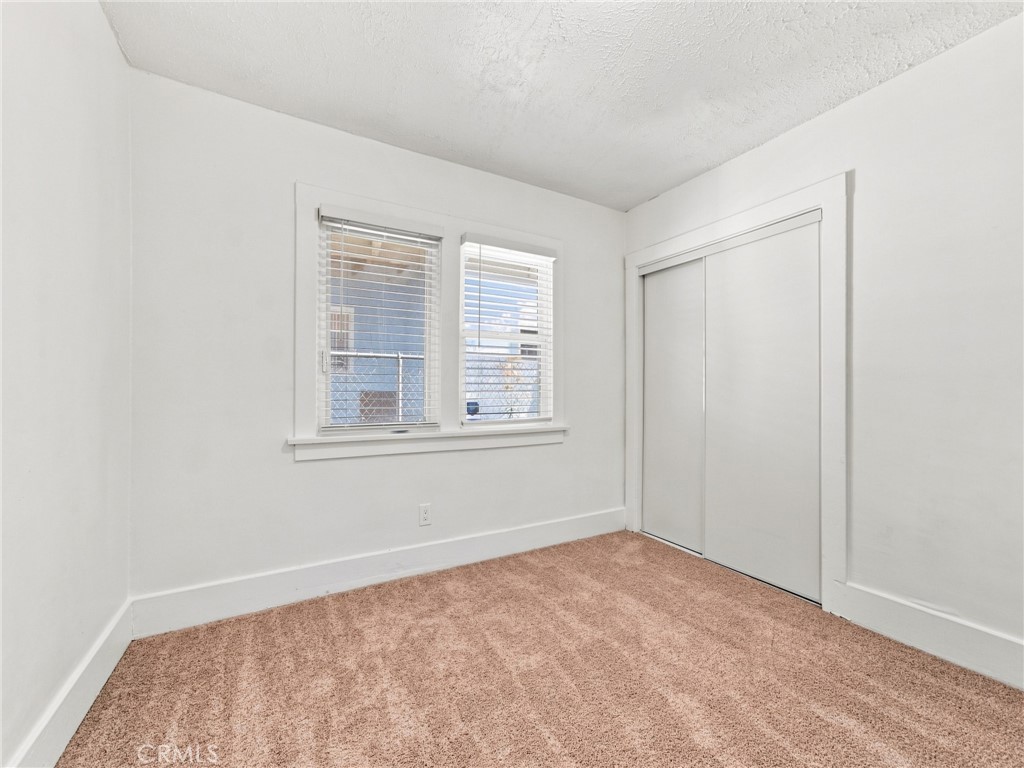 5032 S Wilton Place Property Photo 18