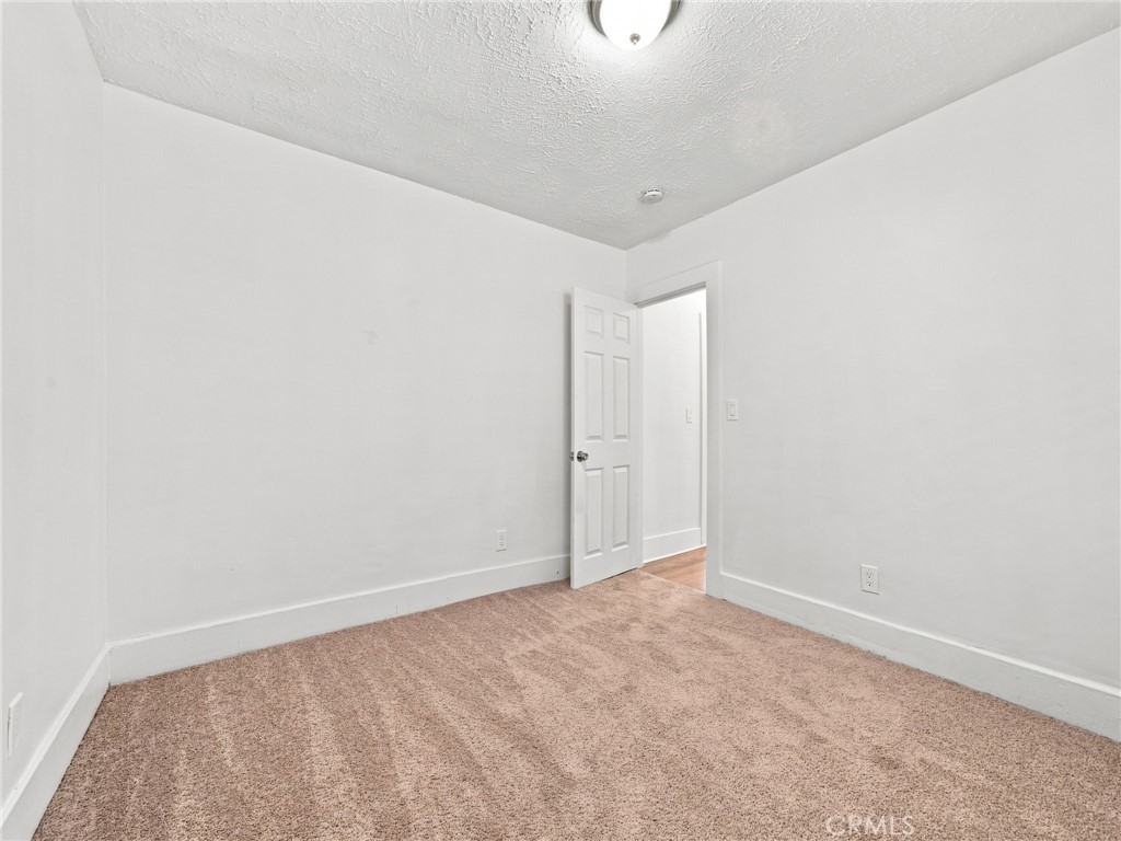 5032 S Wilton Place Property Photo 19