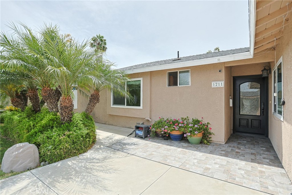 1211 Groton Property Photo 4
