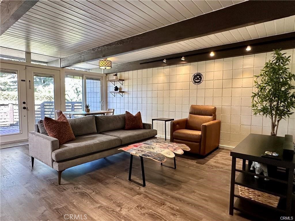 214 Del Gado Road Property Photo 2