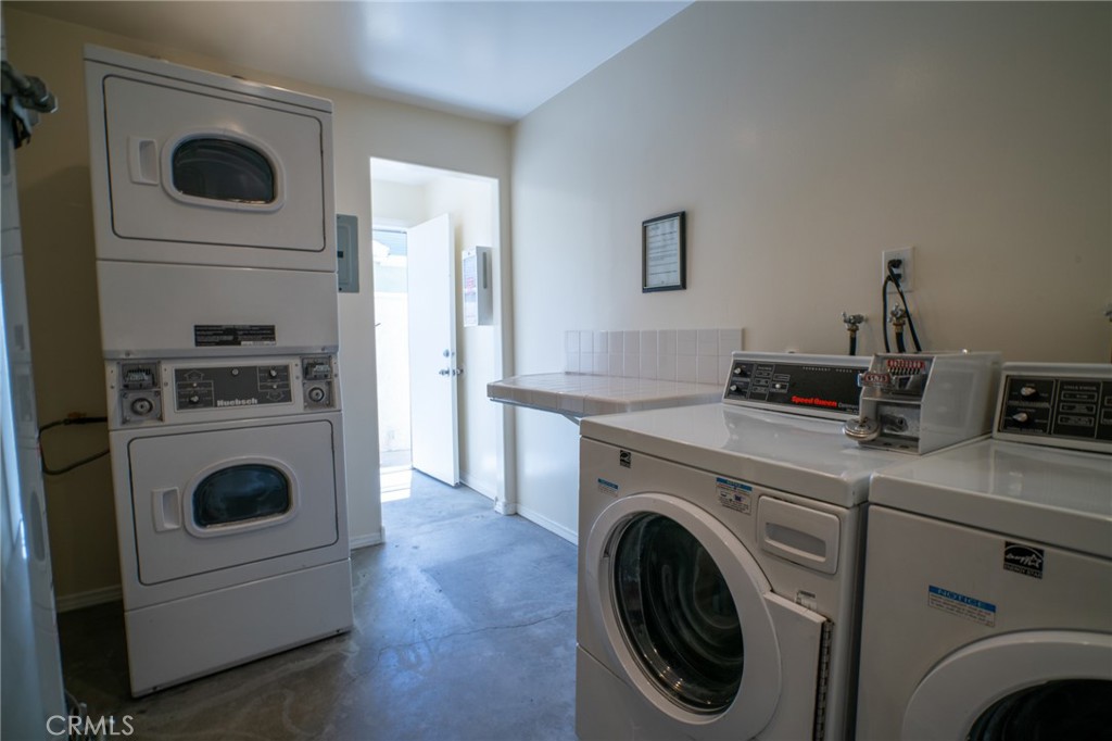 729 Freeman Avenue Property Photo 8