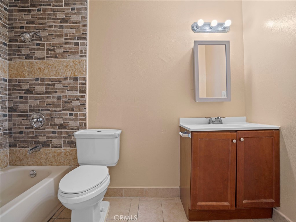 7243 Milton 5 Property Photo 10