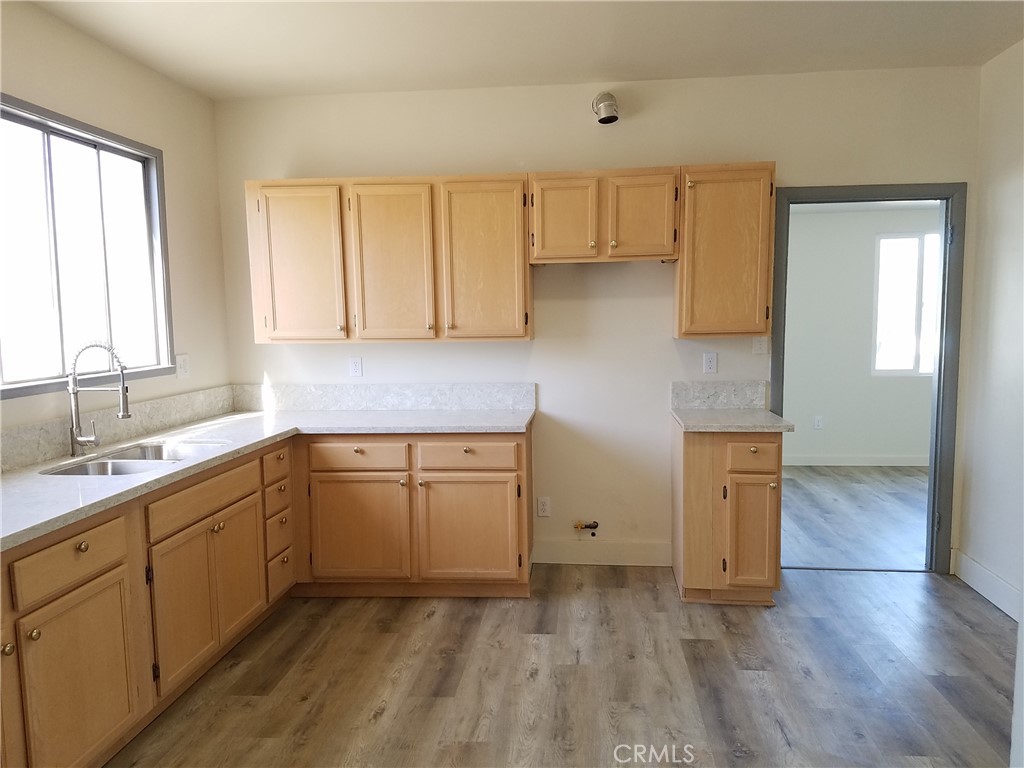 523 W 5th Street Property Photo 7