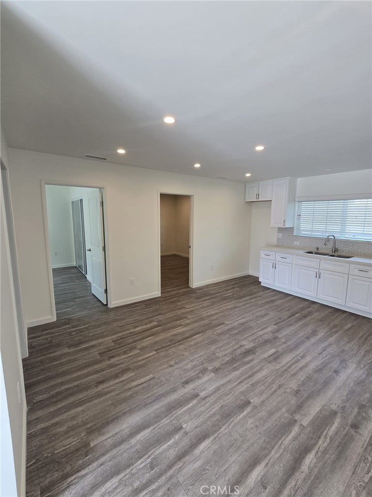15417 15419 Tuba Street Property Photo 8