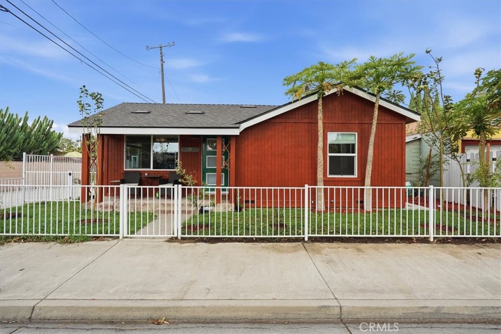 512 S Maple Property Photo 1