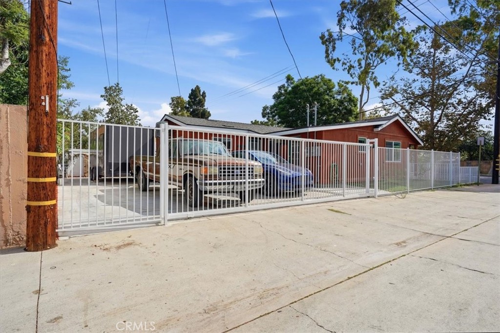 512 S Maple Property Photo 4