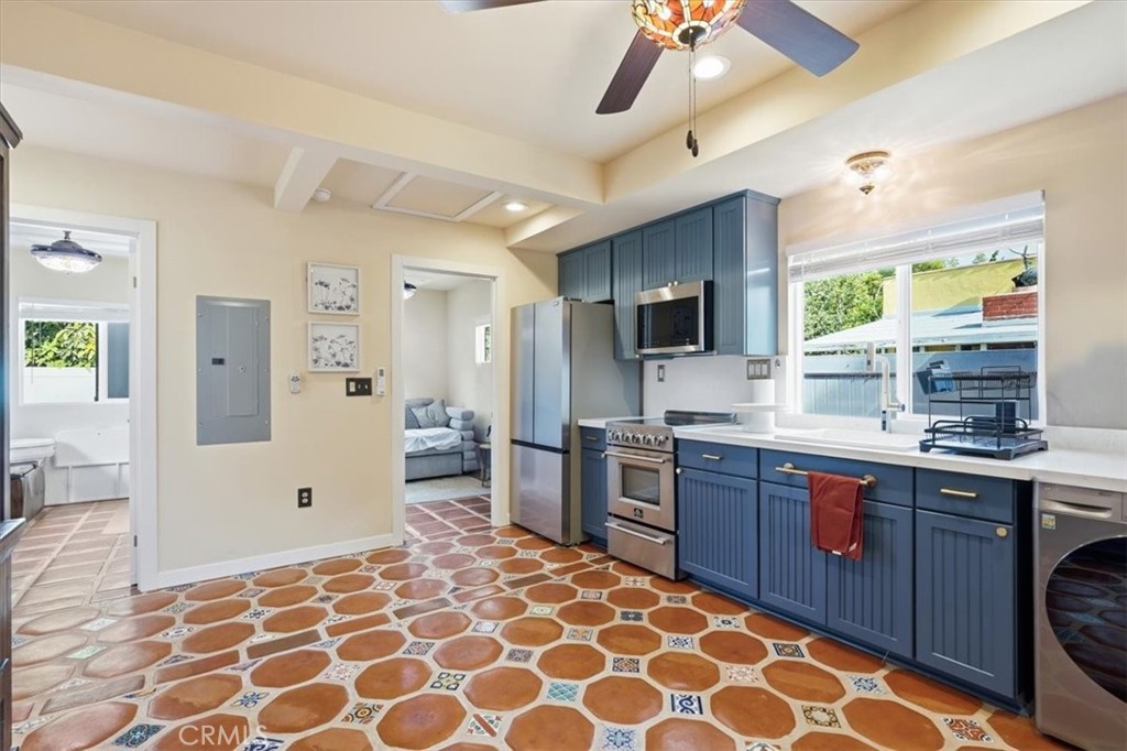 512 S Maple Property Photo 6