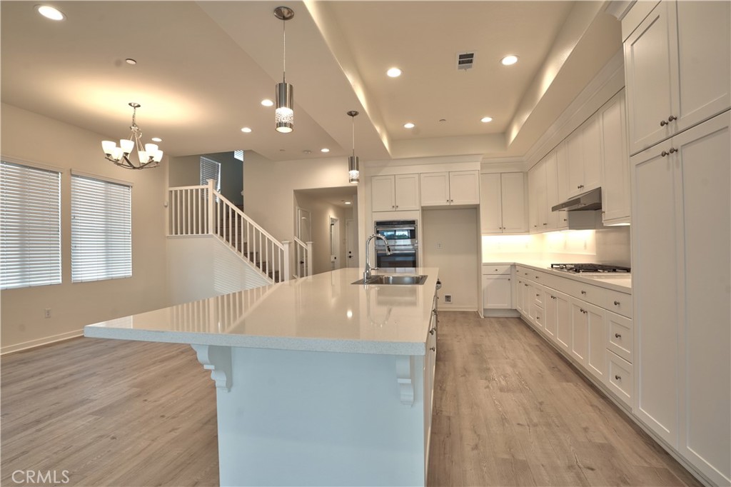22043 Normandie Property Photo 2