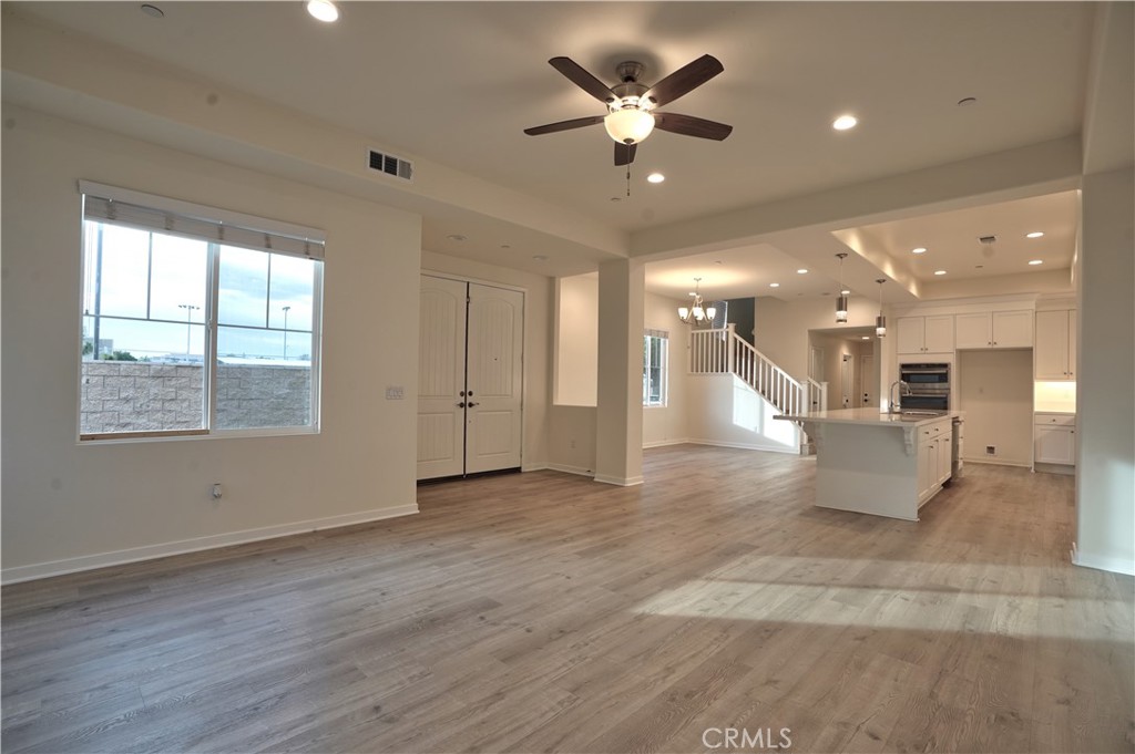 22043 Normandie Property Photo 7