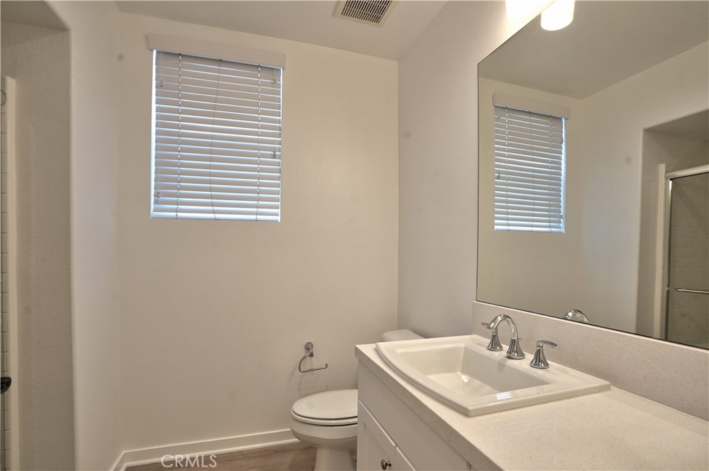 22043 Normandie Property Photo 9