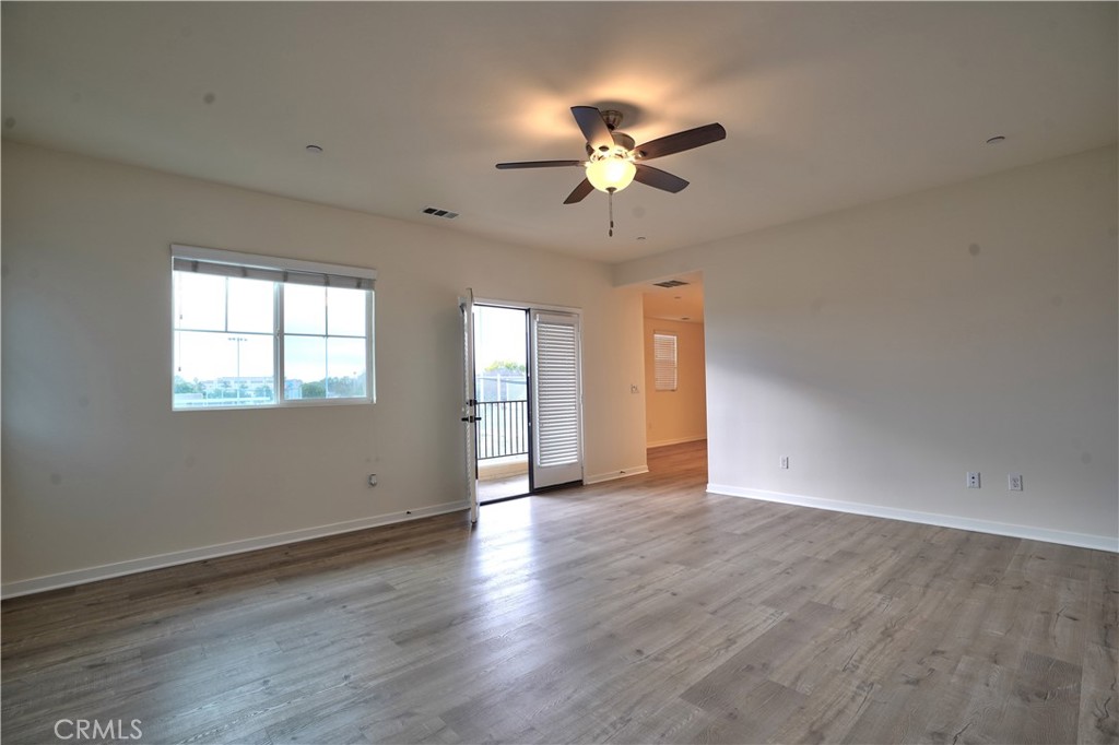 22043 Normandie Property Photo 14