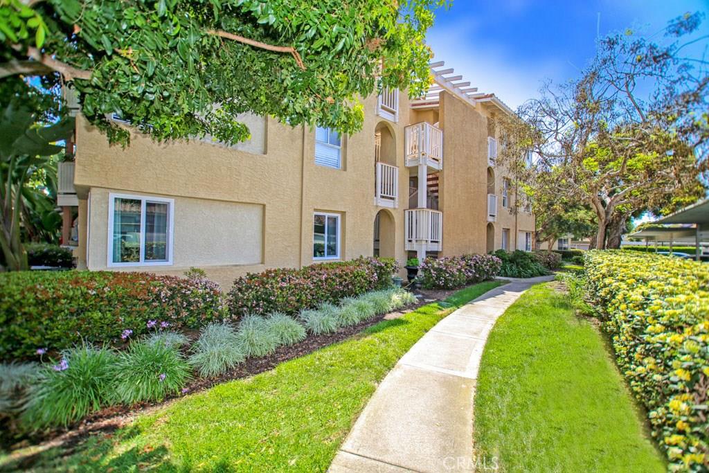 28 Corniche Drive E Property Photo 10