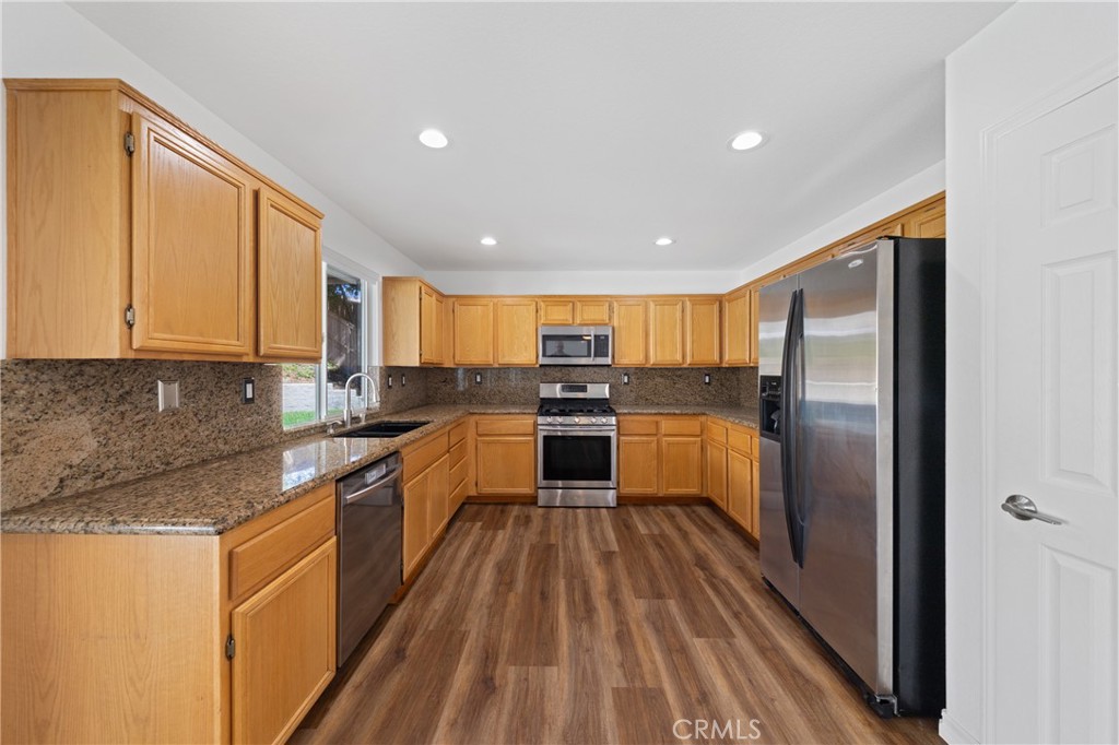25043 Babbling Brook Property Photo 12