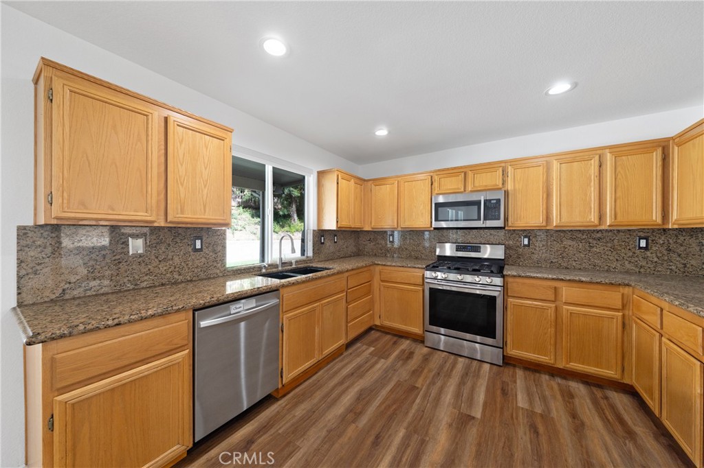25043 Babbling Brook Property Photo 13