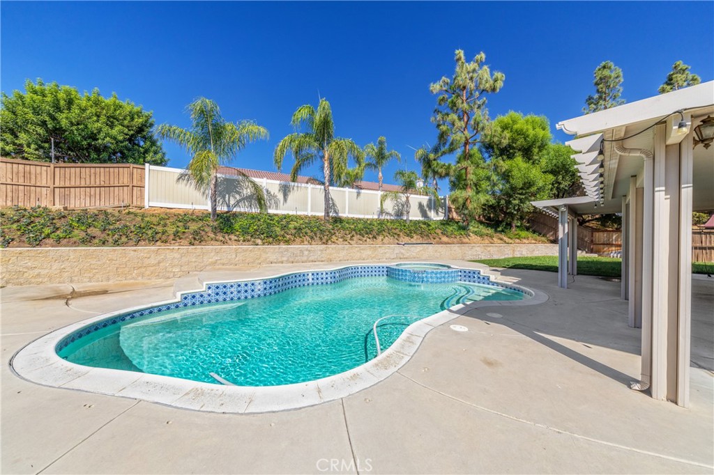 25043 Babbling Brook Property Photo 33