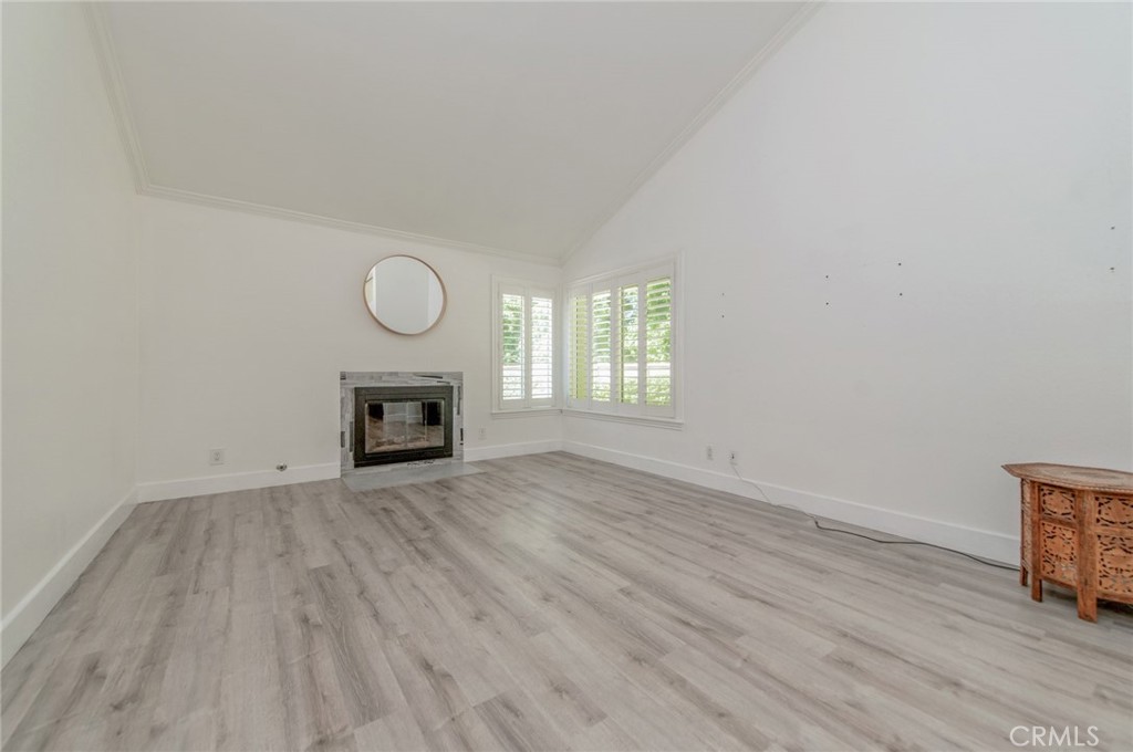 38 Cresthaven Property Photo 6