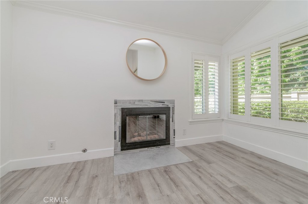 38 Cresthaven Property Photo 8