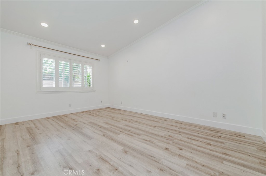 38 Cresthaven Property Photo 19