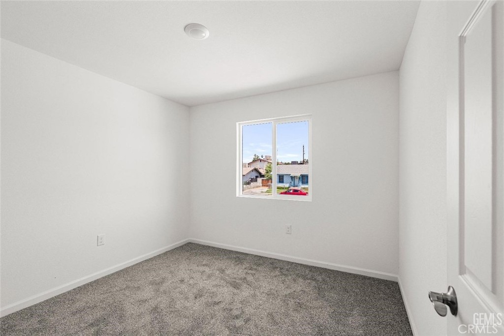 1417 Oregon Property Photo 8