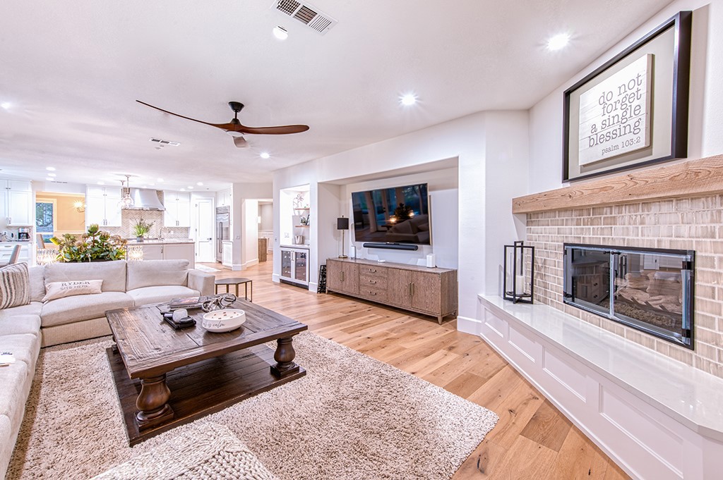 6 Panorama Property Photo 8