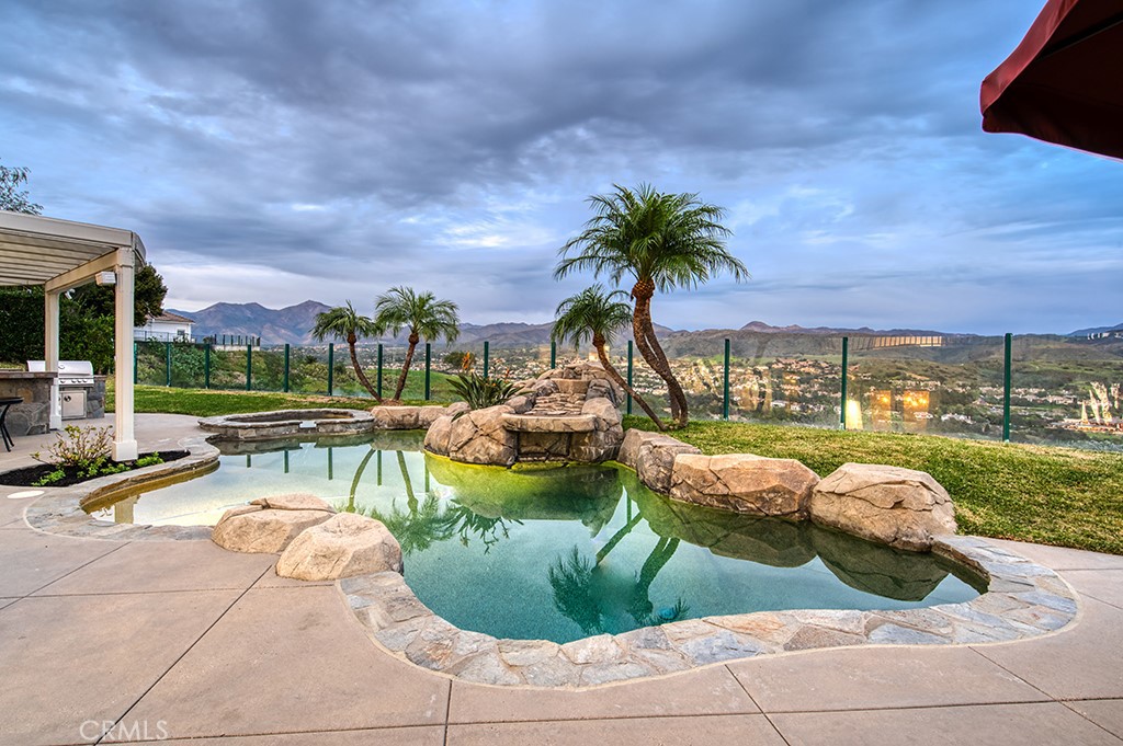 6 Panorama Property Photo 32