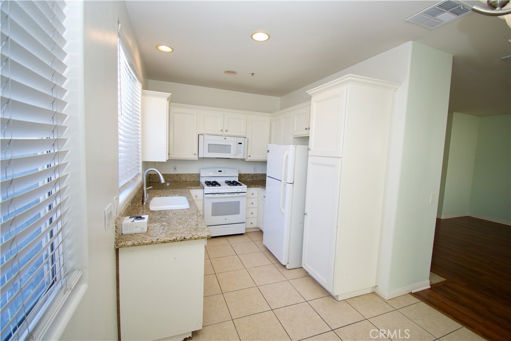 20462 Savanna Property Photo 4
