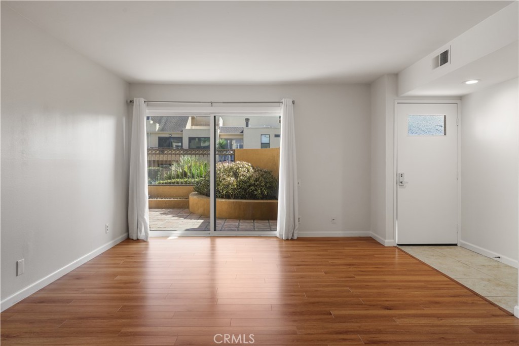 25671 Le Parc 63 Property Photo 6