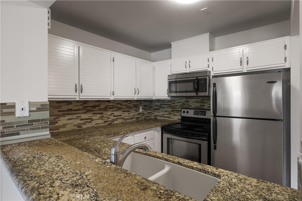 25671 Le Parc 63 Property Photo 9