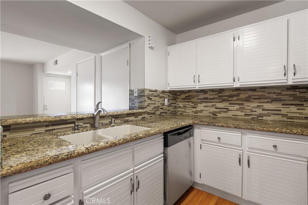 25671 Le Parc 63 Property Photo 10