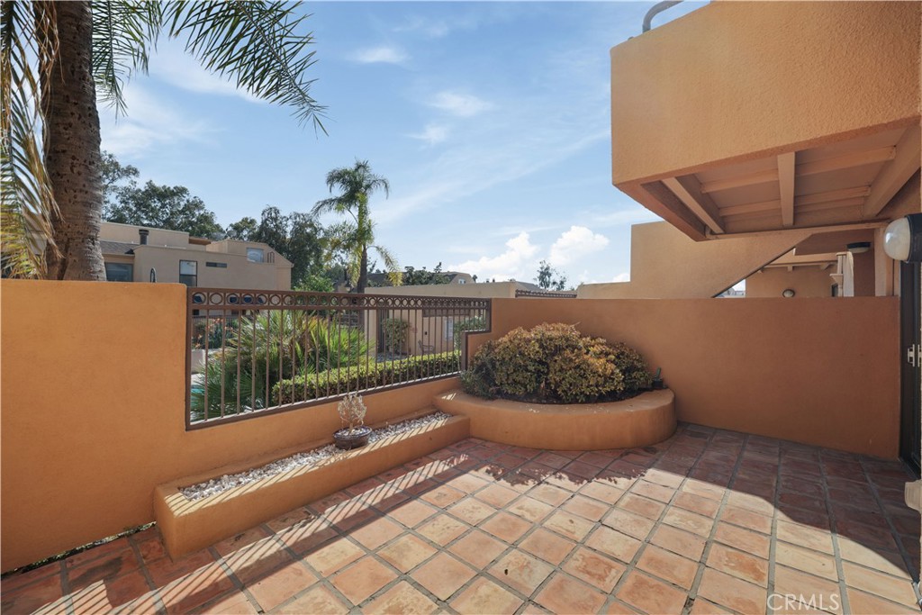 25671 Le Parc 63 Property Photo 20