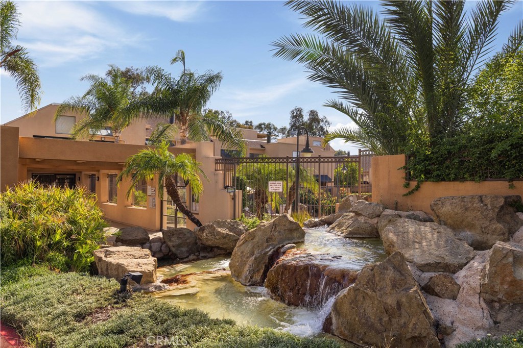25671 Le Parc 63 Property Photo 24