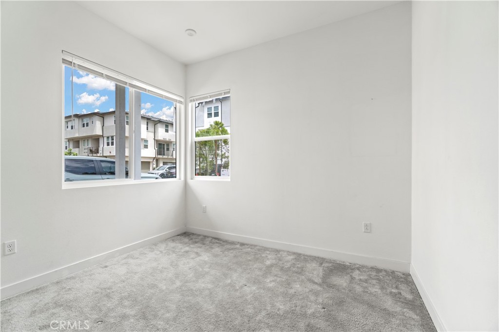 1302 W Bushell Street Property Photo 4