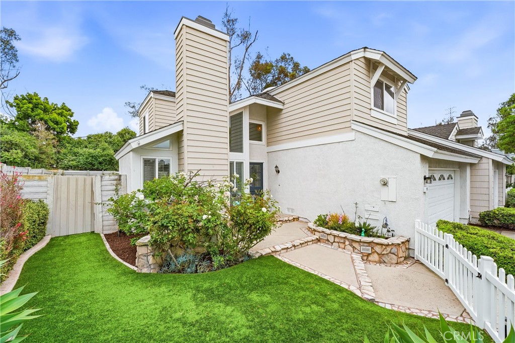 11 Shadowleaf Property Photo 3