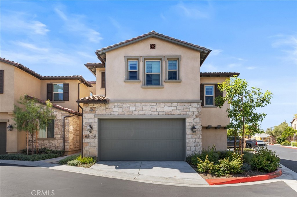 8606 Mission Villa Property Photo 1